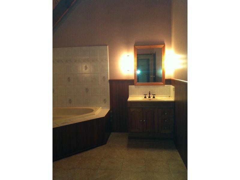 36 Zipfs Road, Redland Bay QLD 4165