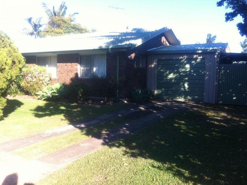 2 Tina Street, Redland Bay QLD 4165