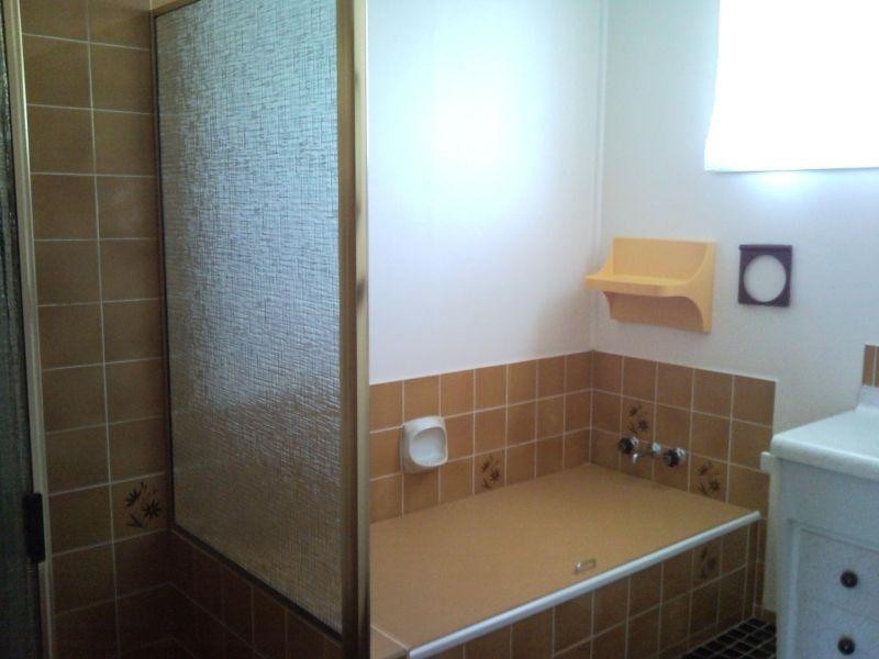 2 Tina Street, Redland Bay QLD 4165