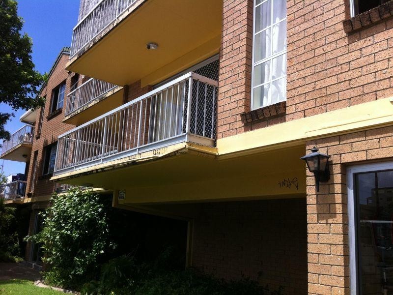 2/18 North Street, Southport QLD 4215