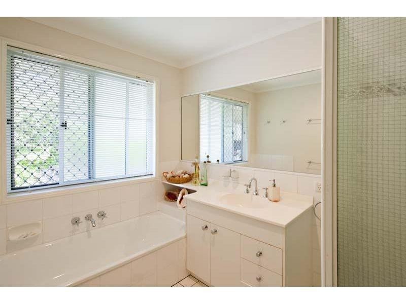 10 Whimbrel Street, Warner QLD 4500