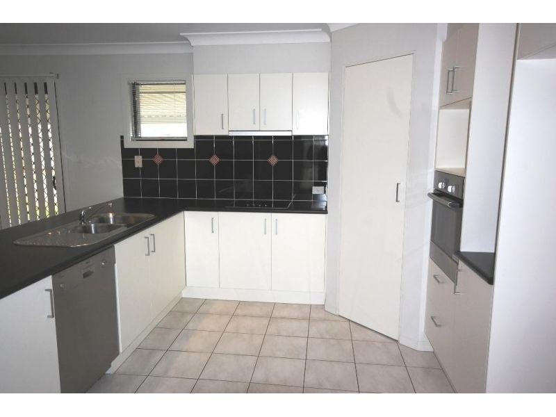 13 Foote Street, Redland Bay QLD 4165