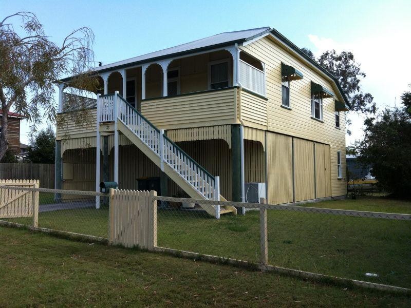33 Seaford Street, Wynnum QLD 4178