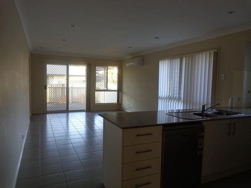 24 Parkview Drive, Springfield Lakes QLD 4300