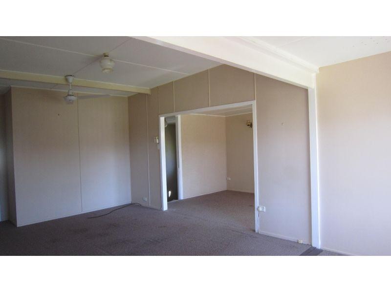 30 Base Street, Victoria Point QLD 4165