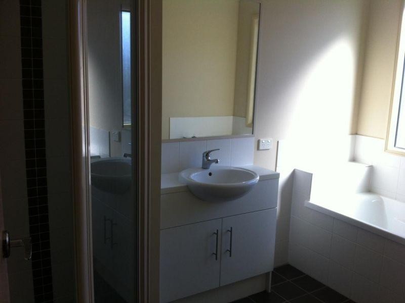 19 Griffin Street, Collingwood Park QLD 4301