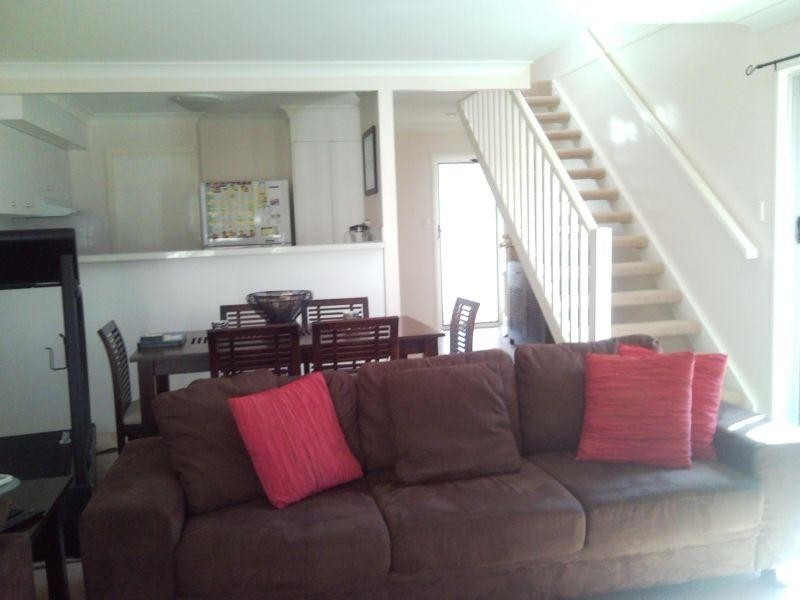 1/2 Channel Street, Cleveland QLD 4163