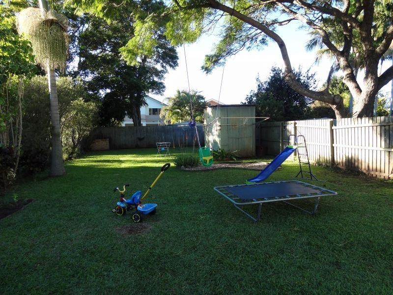 16 Earl Parade, Manly QLD 4179