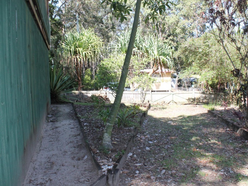 4 Pandanus Street, Coochiemudlo Island QLD 4184