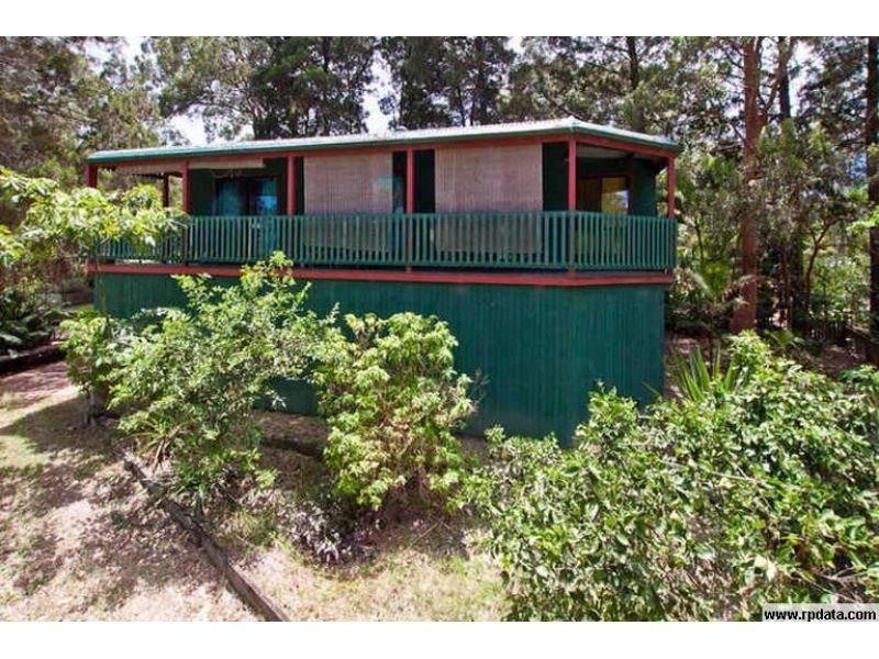 4 Pandanus Street, Coochiemudlo Island QLD 4184