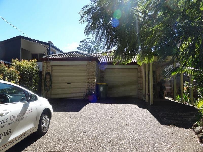 12 Myra Street, Birkdale QLD 4159