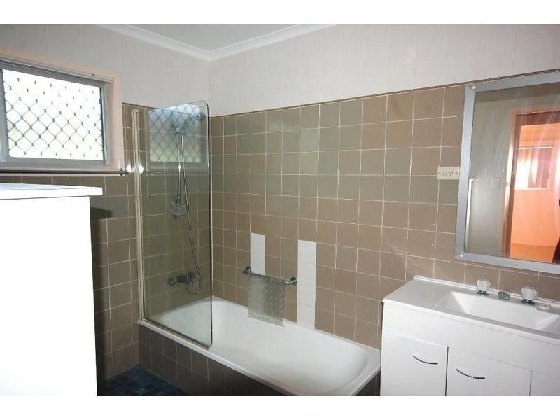 71 Thorne Road cnr Henry Street, Birkdale QLD 4159