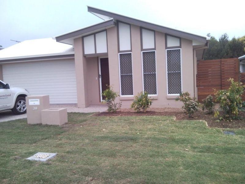 39 Worchester Crescent, Wakerley QLD 4154