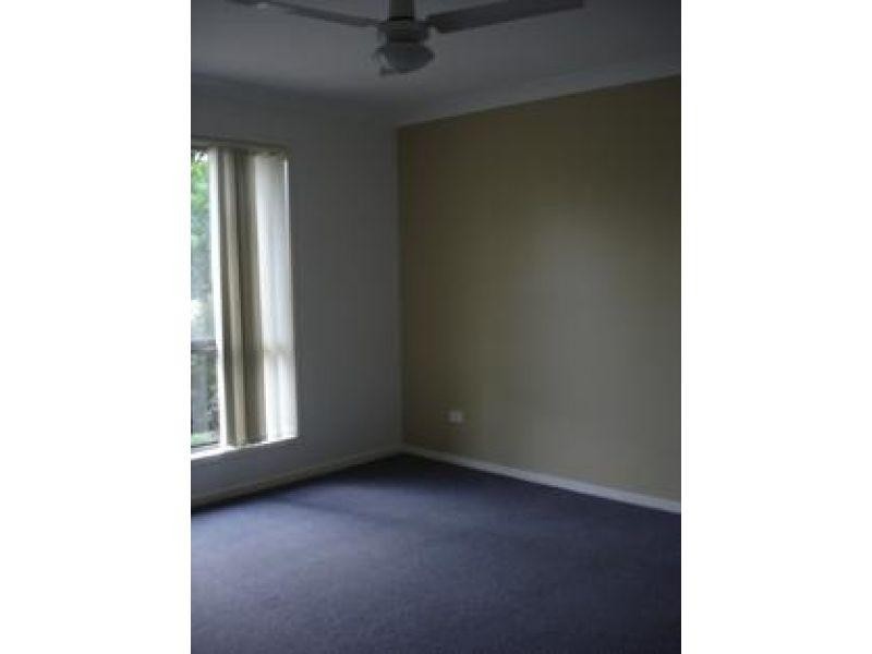 2 Whitsunday Street, Redland Bay QLD 4165