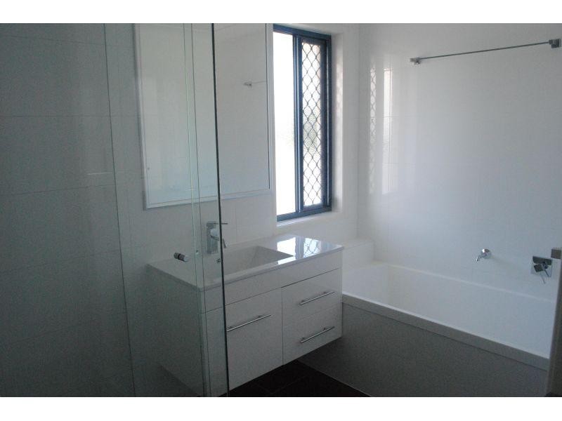 535 Main Road, Wellington Point QLD 4160