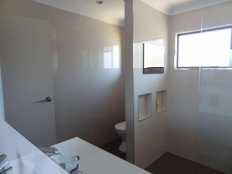 2 Fleet Street, Birkdale QLD 4159