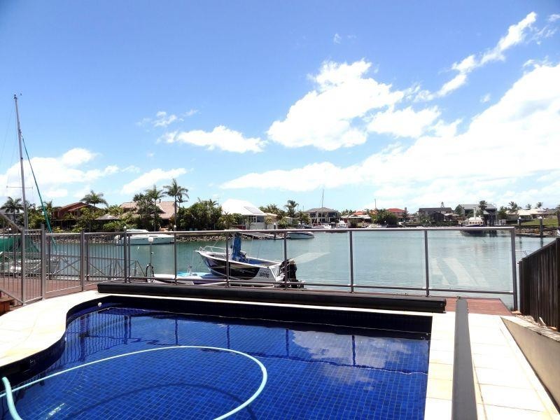 18 Compass Court, Raby Bay QLD 4163