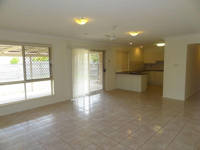 1 Spring Close, Calamvale QLD 4116