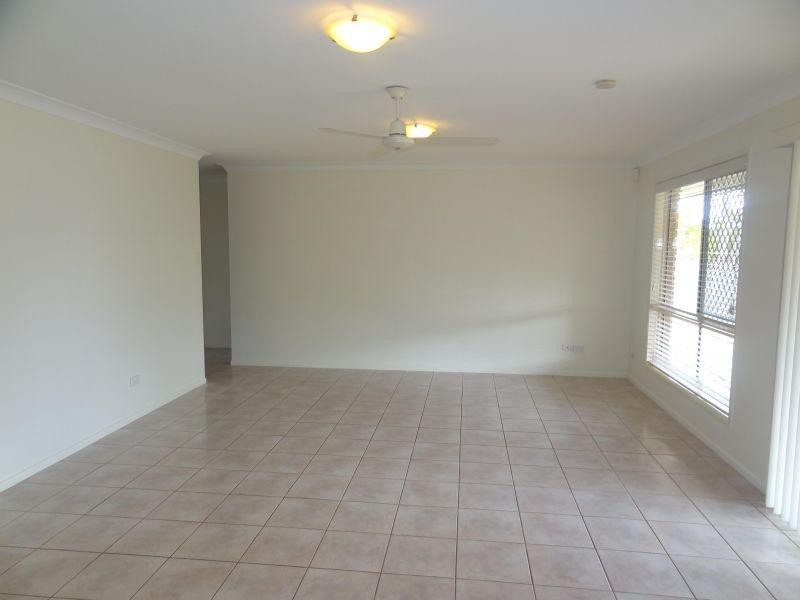 1 Spring Close, Calamvale QLD 4116