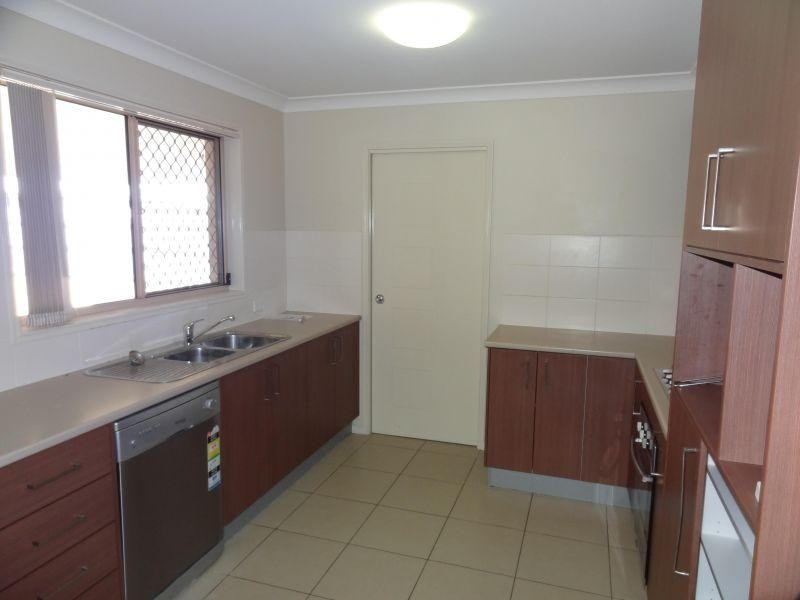 61 Sandstone Boulevard, Ningi QLD 4511