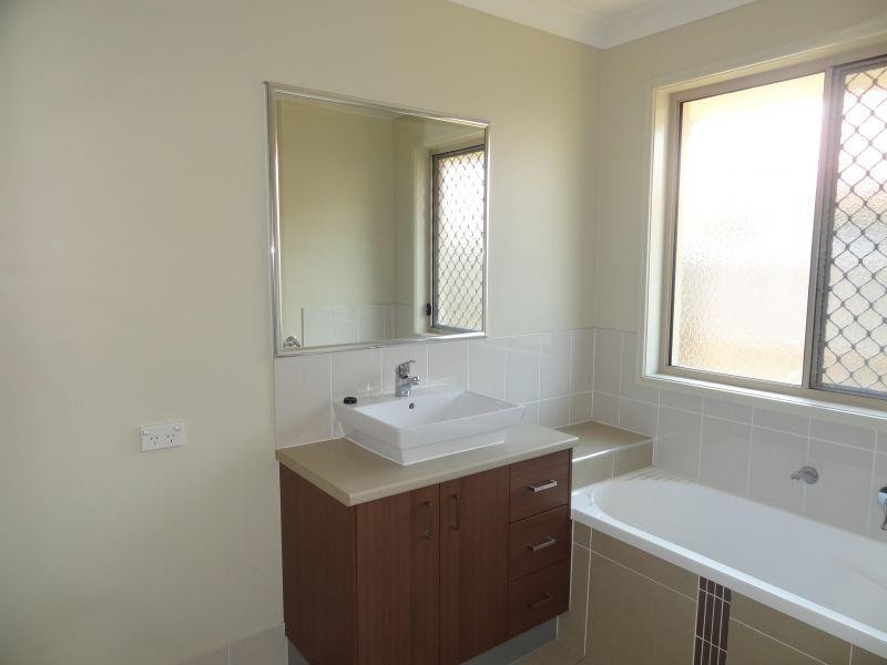 61 Sandstone Boulevard, Ningi QLD 4511