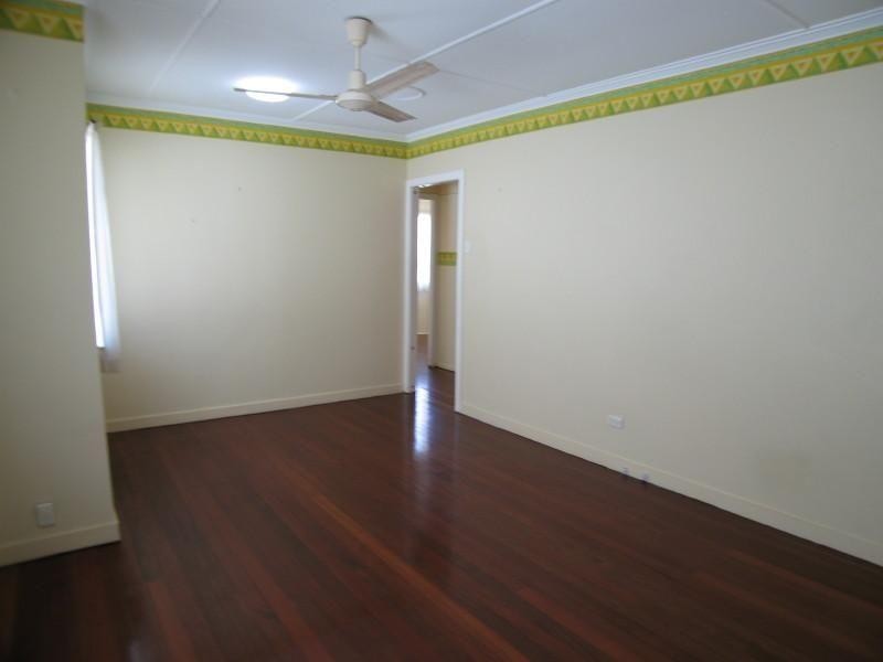 19 Waverley Road, Camp Hill QLD 4152