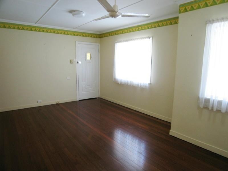 19 Waverley Road, Camp Hill QLD 4152