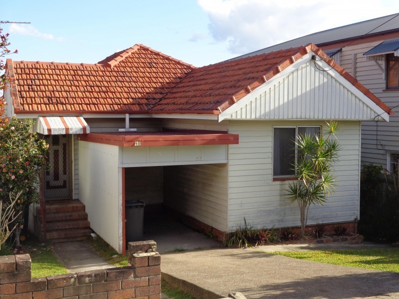 19 Waverley Road, Camp Hill QLD 4152