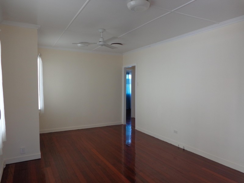 19 Waverley Road, Camp Hill QLD 4152