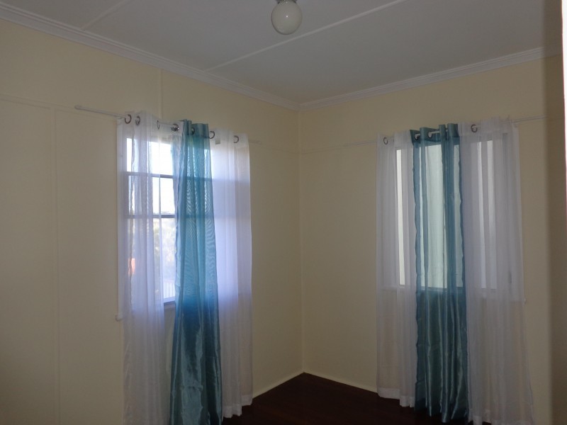 19 Waverley Road, Camp Hill QLD 4152