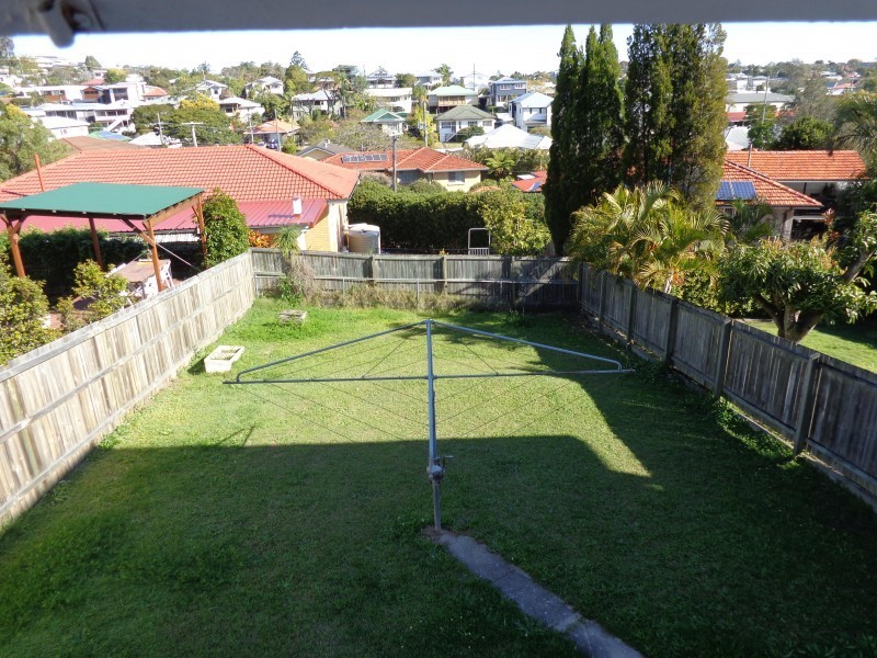 19 Waverley Road, Camp Hill QLD 4152