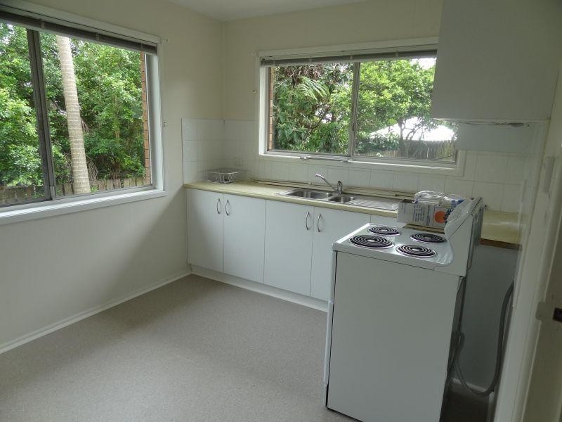 6 Daveson Road, Birkdale QLD 4159