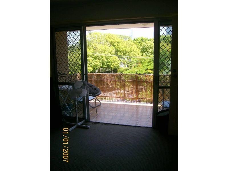 6/23 Genoa Street, Surfers Paradise QLD 4217