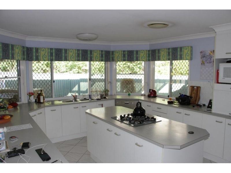 94 Dorsal Road, Birkdale QLD 4159