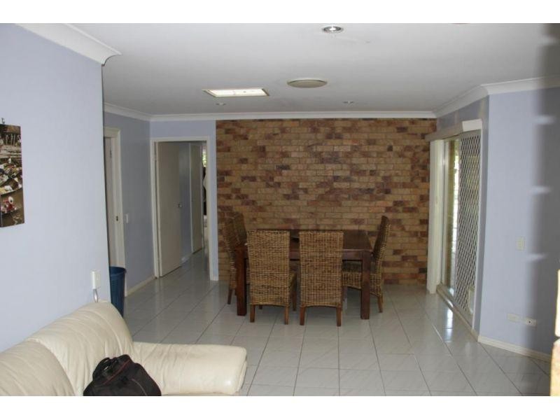 94 Dorsal Road, Birkdale QLD 4159