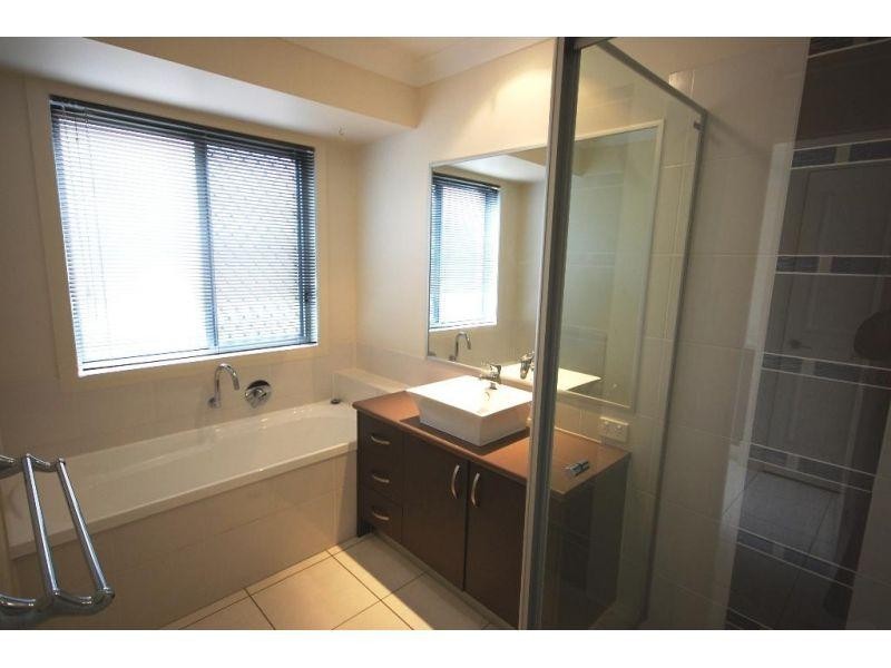 72 Ebony Crescent, Redland Bay QLD 4165