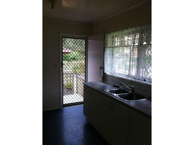 1/10 Roseglen Street, Greenslopes QLD 4120