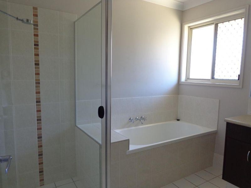 9 Grassdale Crescent, Morayfield QLD 4506