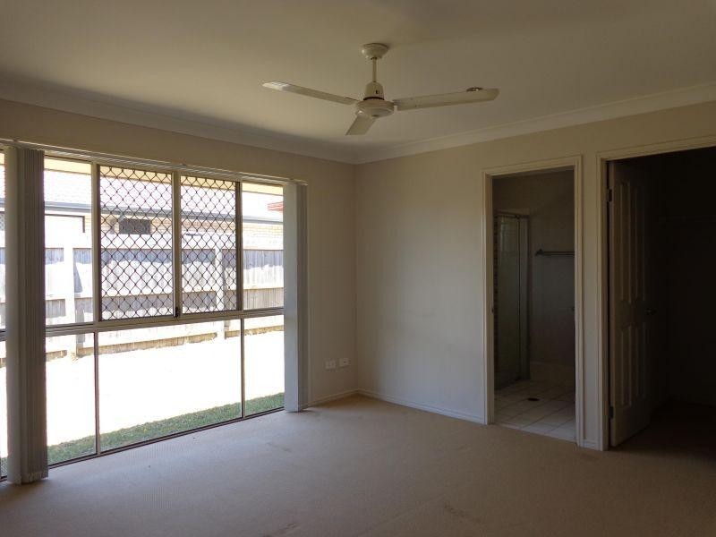 9 Grassdale Crescent, Morayfield QLD 4506