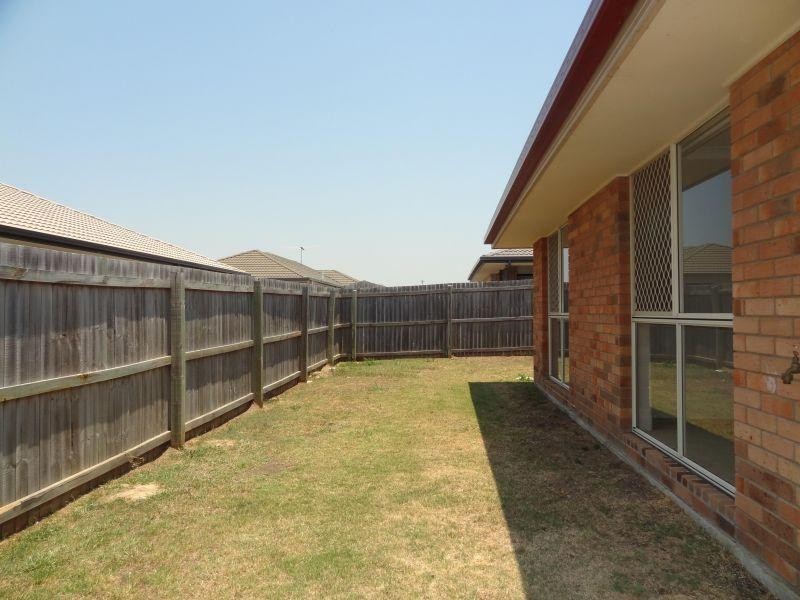 9 Grassdale Crescent, Morayfield QLD 4506