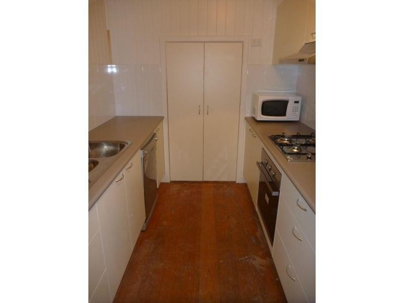 72 Clara Street, Wynnum QLD 4178