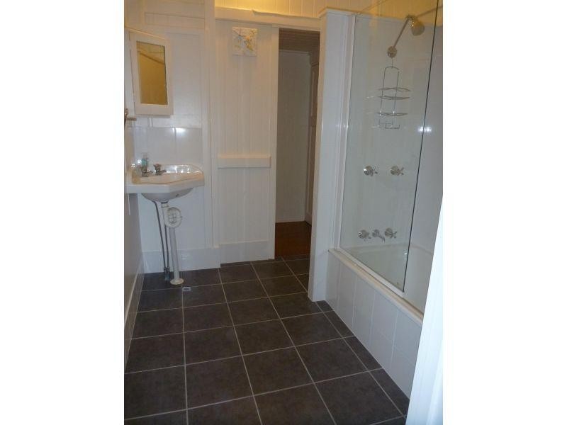 72 Clara Street, Wynnum QLD 4178