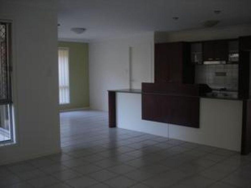 2 Whitsunday Place, Redland Bay QLD 4165