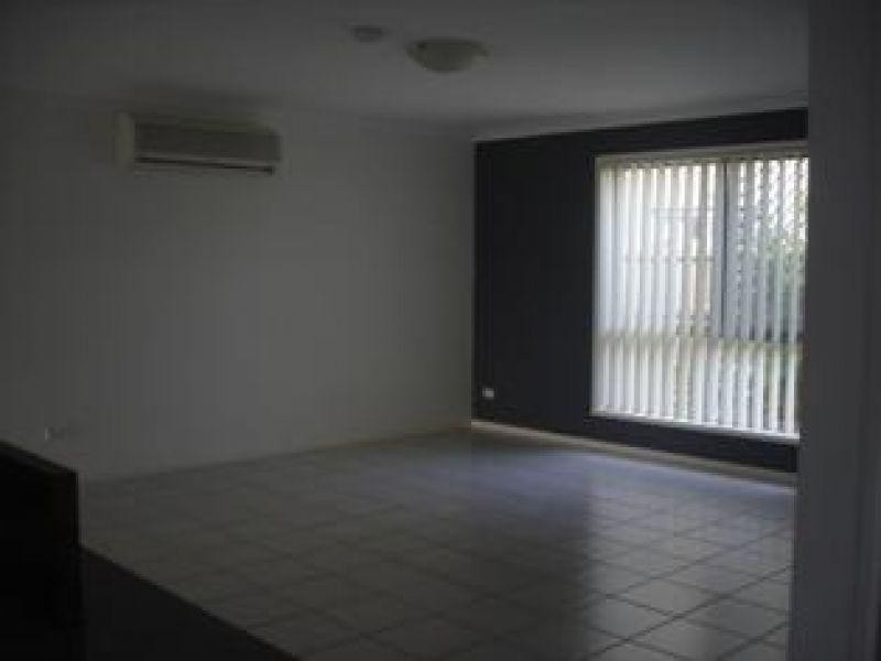 2 Whitsunday Place, Redland Bay QLD 4165