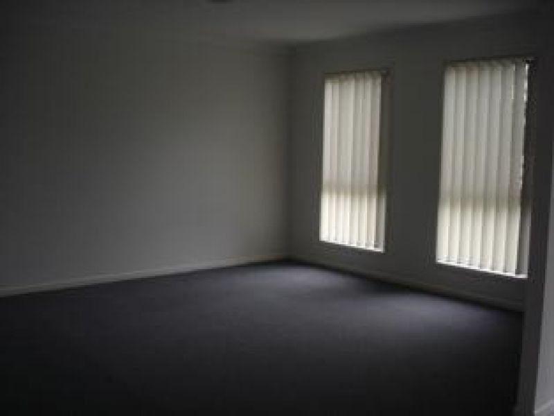 2 Whitsunday Place, Redland Bay QLD 4165