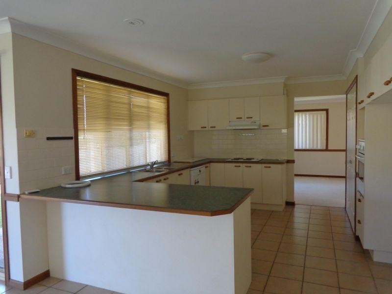 17 Paranka Drive South, Cleveland QLD 4163