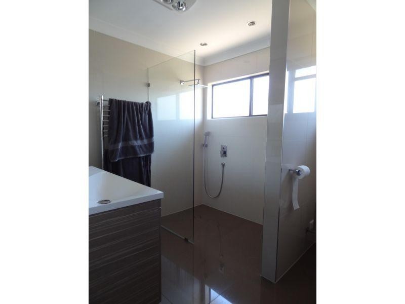 2 Fleet Street, Birkdale QLD 4159