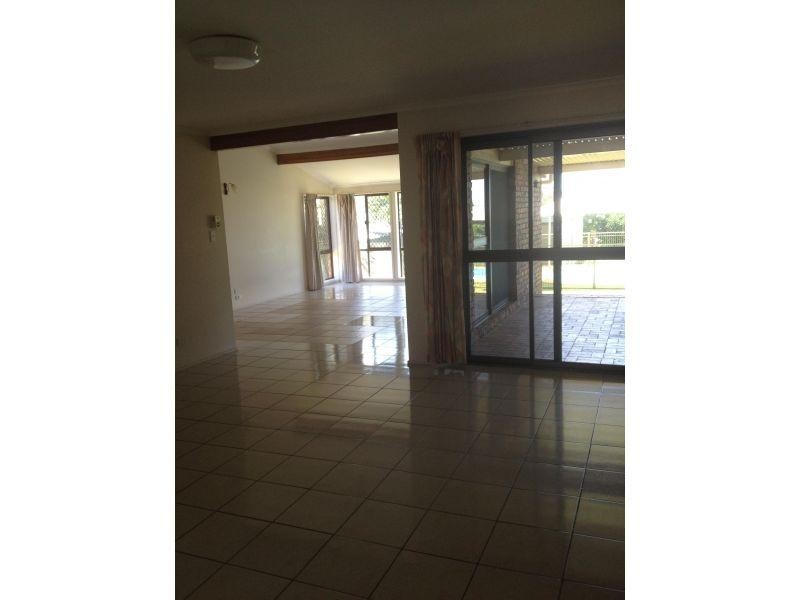 352 Bloomfield Street, Cleveland QLD 4163