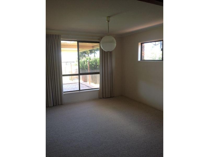 352 Bloomfield Street, Cleveland QLD 4163