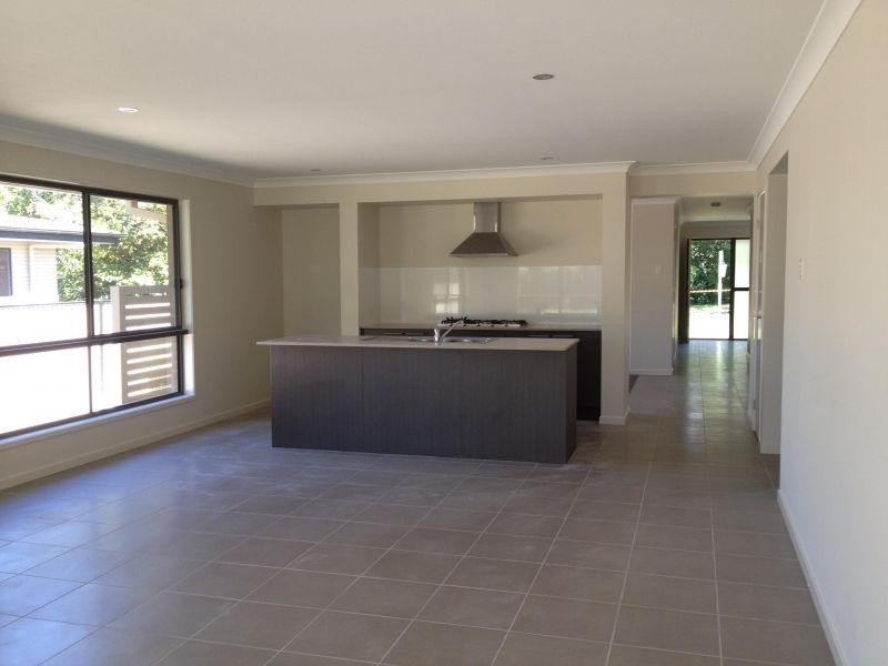 8 Thorne Road, Birkdale QLD 4159